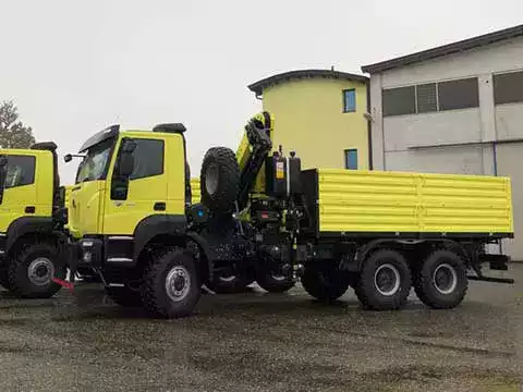 Camions Iveco Astra Vehicules spéciaux - export Afrique 
