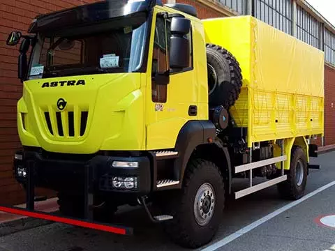 Camions Iveco Astra Plateau ridelle - export Afrique 