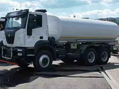 Camions Iveco Astra Citerne à eau - export Afrique 
